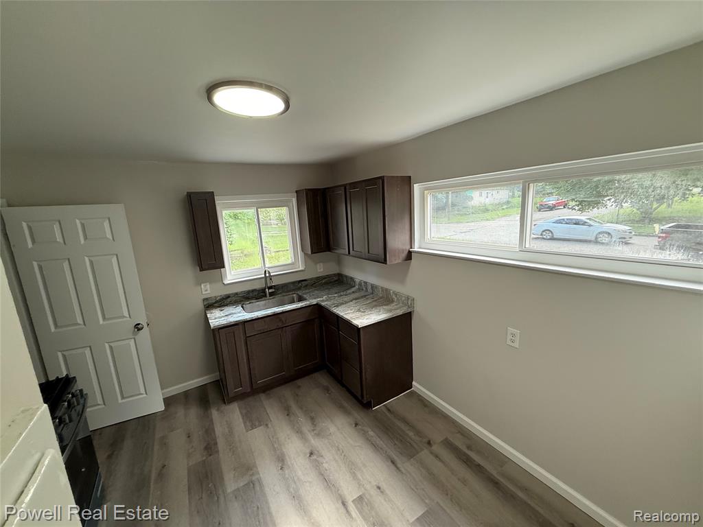 536 Emerson Avenue, Pontiac, MI 48342 — Photo 8