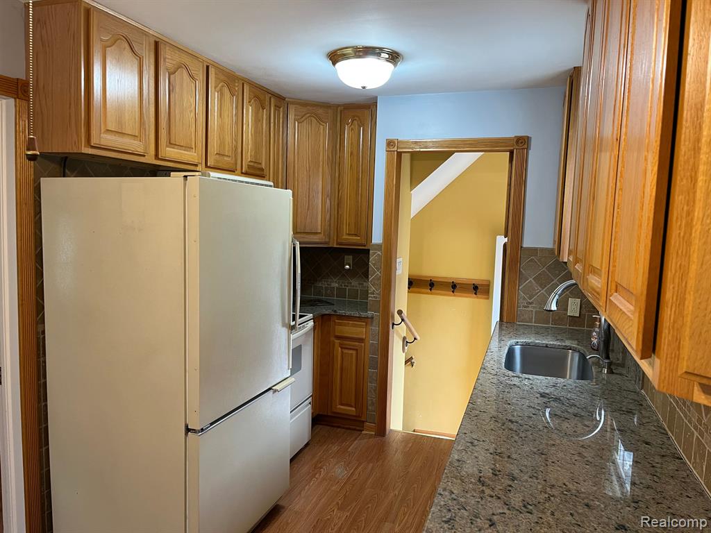 7553 WEDDEL Street, Taylor, MI 48180 — Photo 7