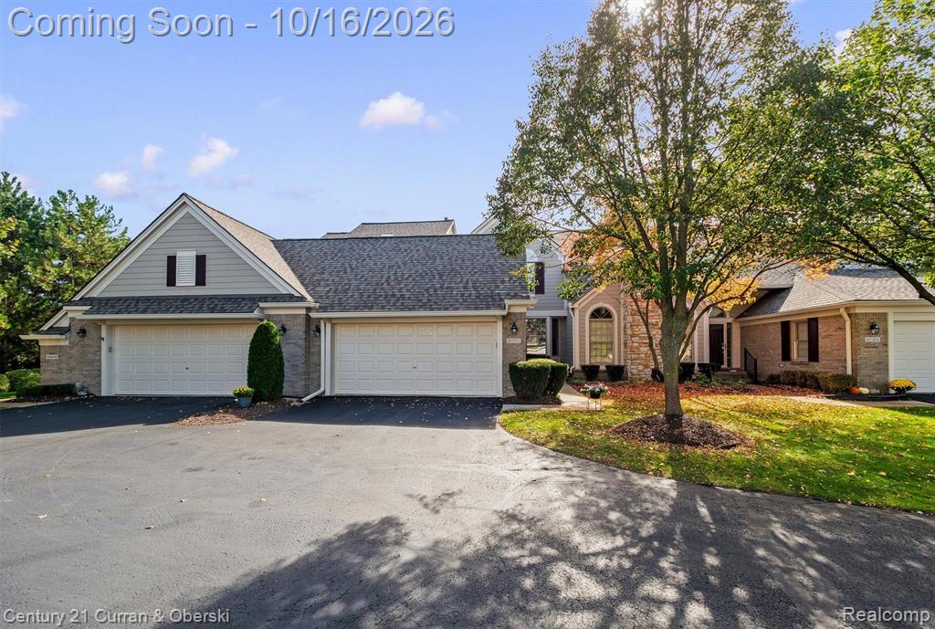 16592 Lyonhurst Circle N, Northville, MI 48168