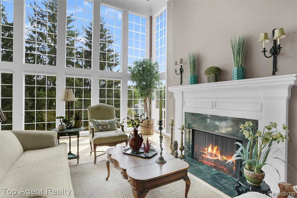 6369 Peach Tree Court, Rochester Hills, MI 48306 — Photo 8