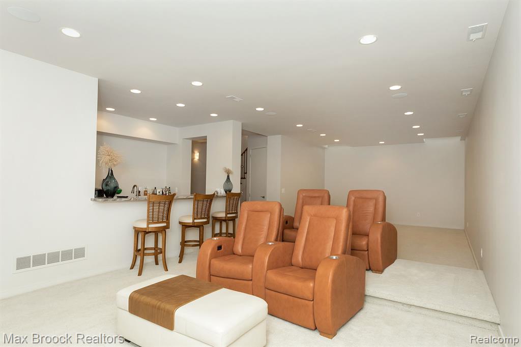 5681 SHORE Drive, Orchard Lake Village, MI 48324 — Photo 50
