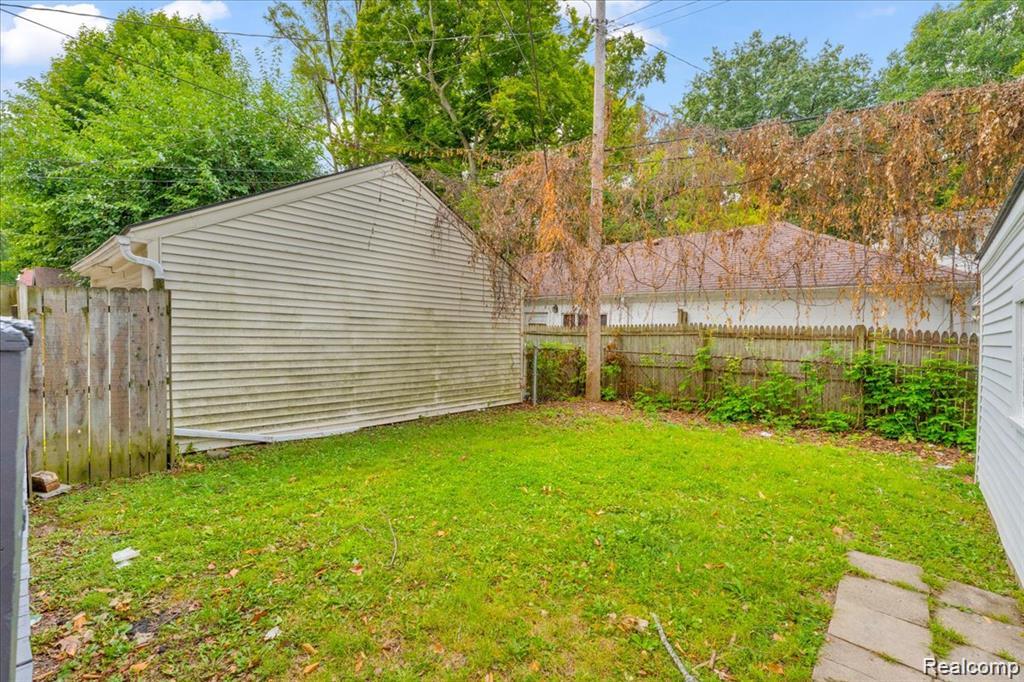 14393 Faust Avenue, Detroit, MI 48223 — Photo 29