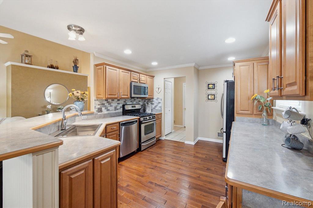 40627 LENOX PARK Drive, Novi, MI 48377 — Photo 11