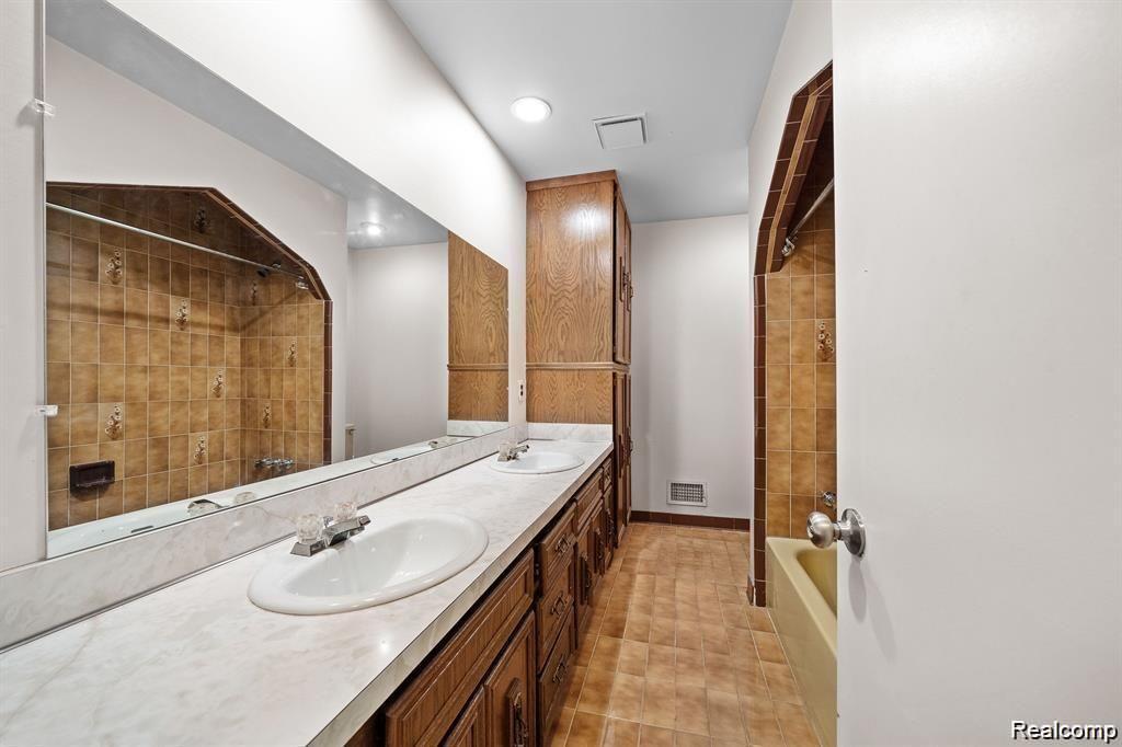 39185 Ceceil Drive, Clinton Twp, MI 48038 — Photo 13