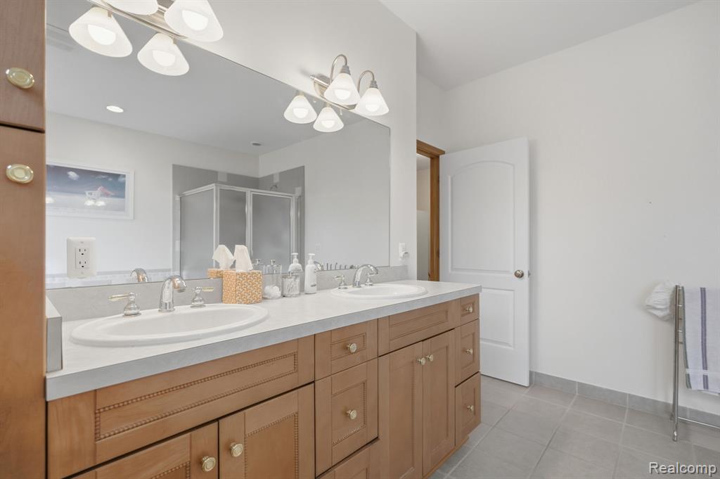 3630 S Shimmons Circle, Auburn Hills, MI 48326 — Photo 37