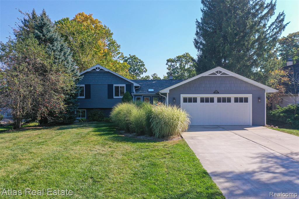 9449 Ridge Road, Goodrich Vlg, MI — front exterior