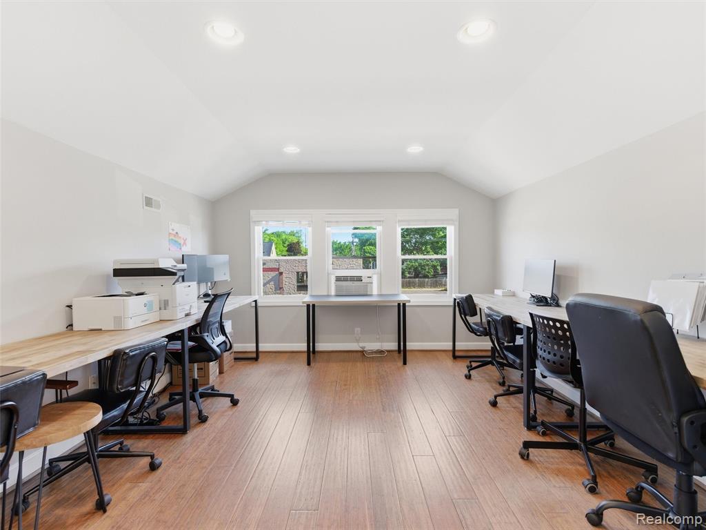 928 E 11 Mile Road, Royal Oak, MI 48067 — Photo 31