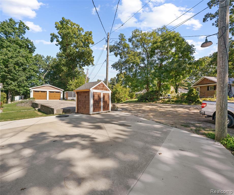11252 Hiland Court, Pinckney, MI 48169 — Photo 11