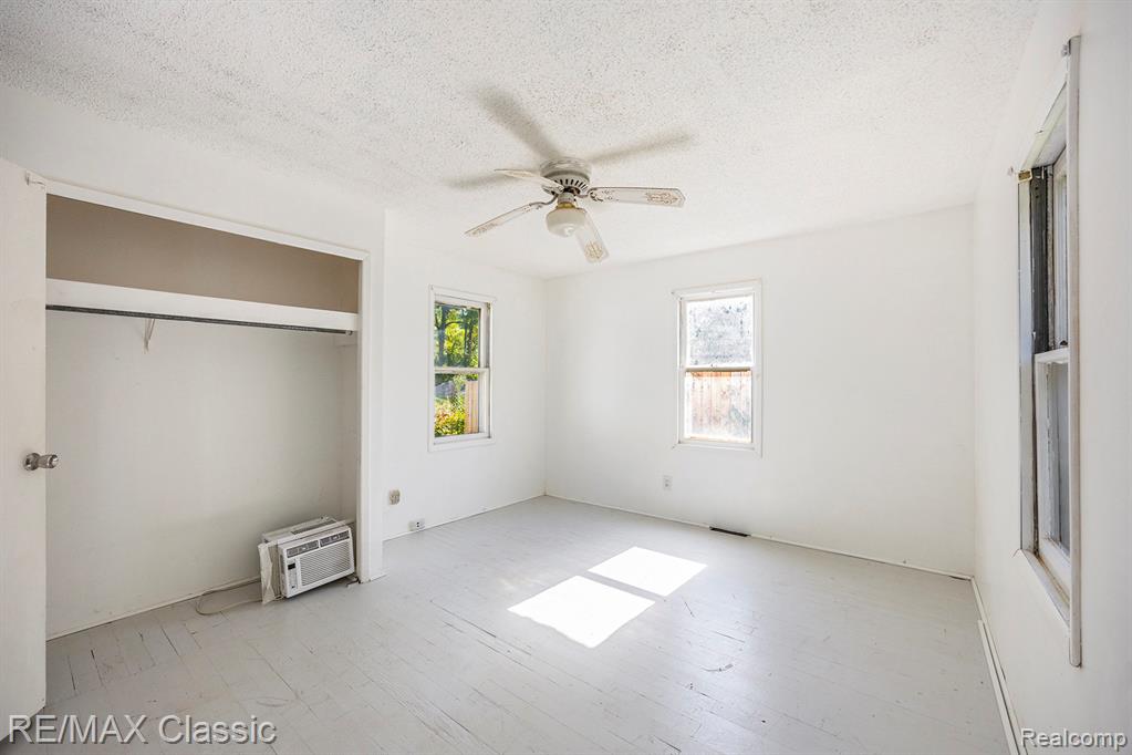 6334 Andersonville Road, Waterford, MI 48329 — Photo 10