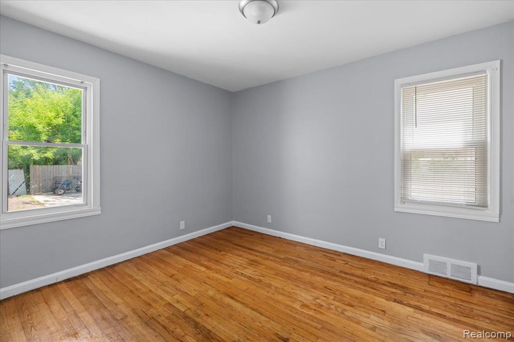 7800 Greenview Avenue, Detroit, MI 48228 — Photo 13