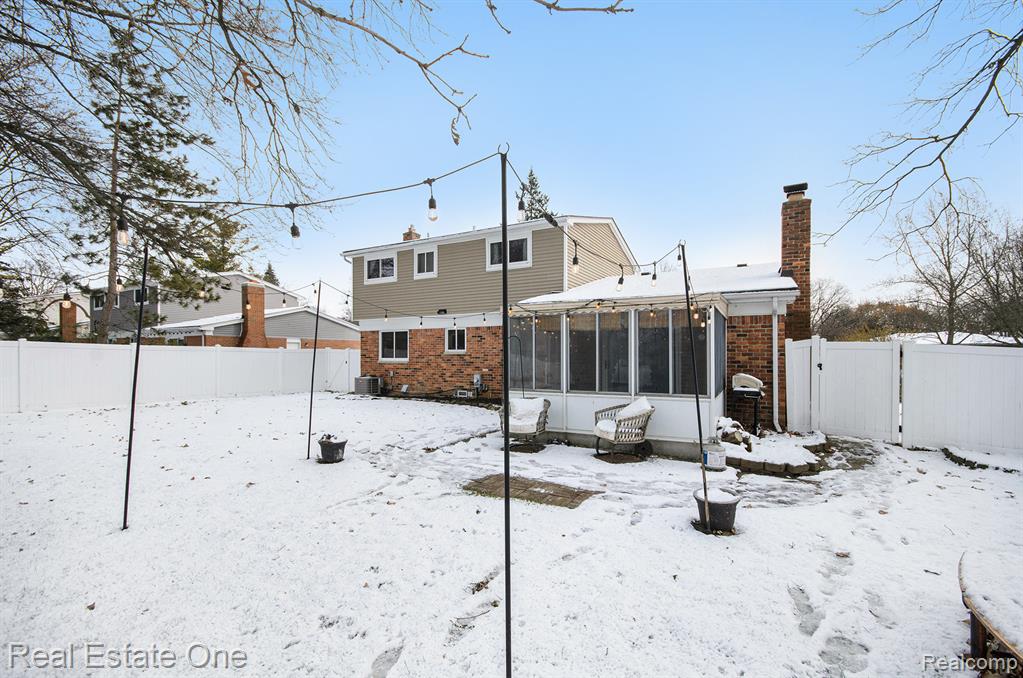 5395 English Drive, Troy, MI 48085 — Photo 25