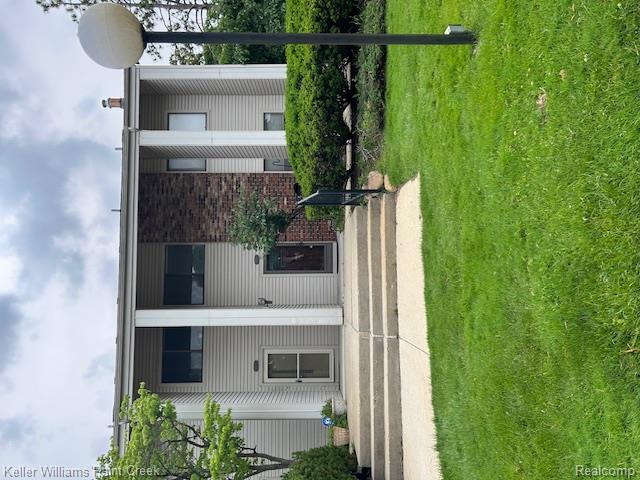 6136 Palomino Court, West Bloomfield, MI — front exterior