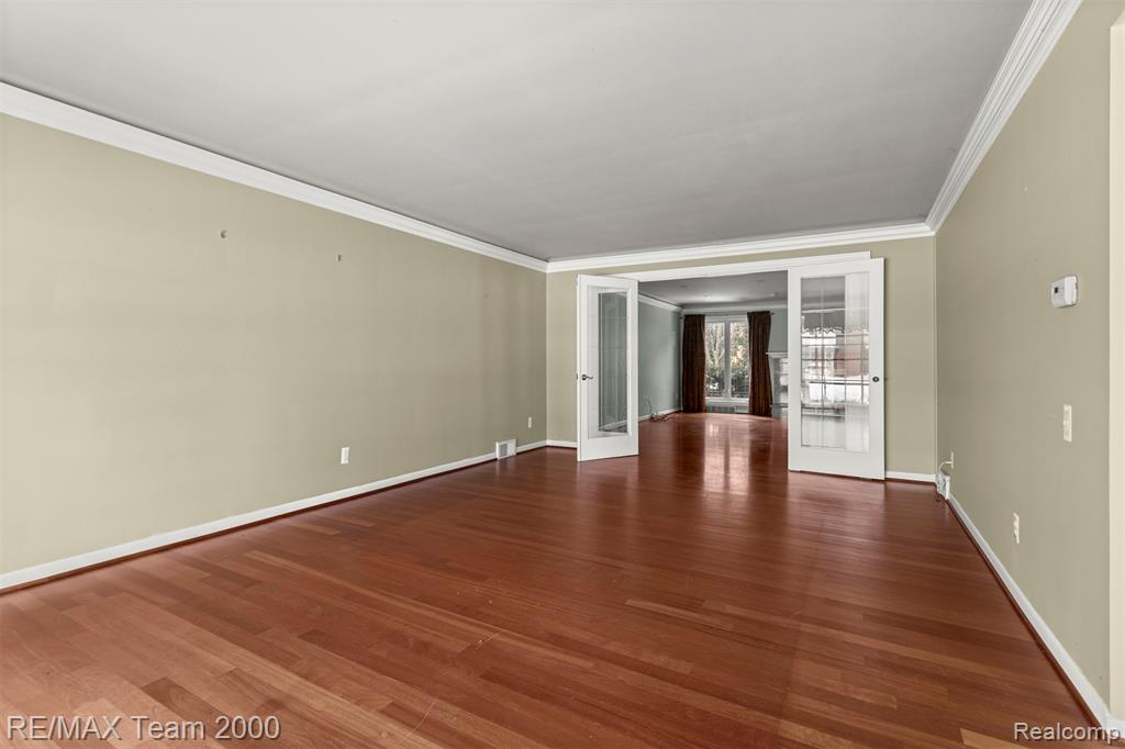 741 Briarcliff Drive, Grosse Pointe Woods, MI 48236 — Photo 7