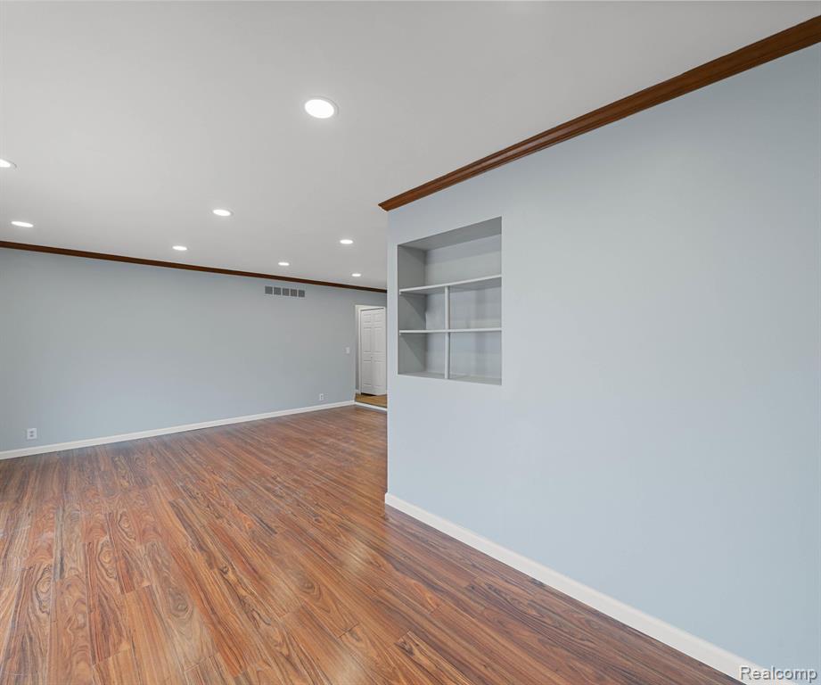 44359 REGIS, Canton, MI 48187 — Photo 10