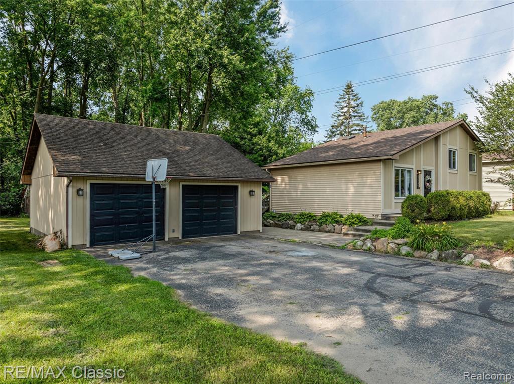 5025 S Pine Knob Trail, Clarkston, MI — Photo 6