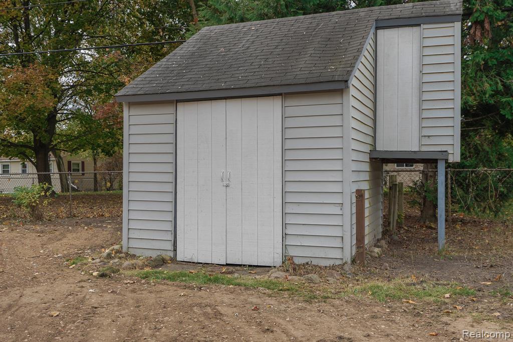 5445 Frankwill Avenue, Clarkston, MI — Photo 11