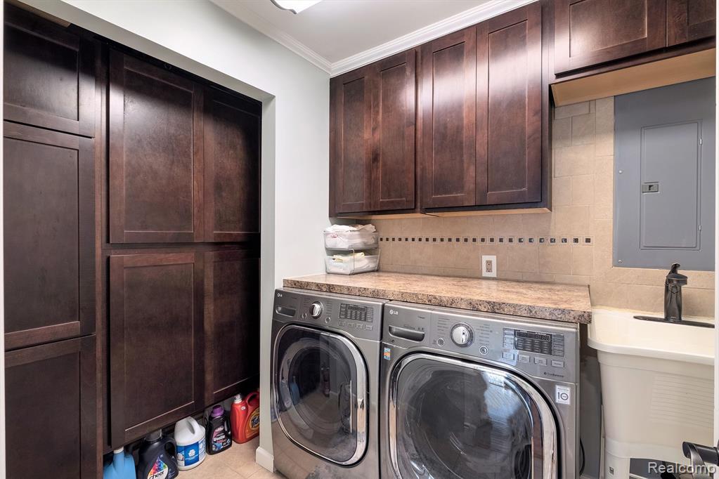 8460 WOODLAND SHORE Drive, Brighton, MI 48114 — Photo 26