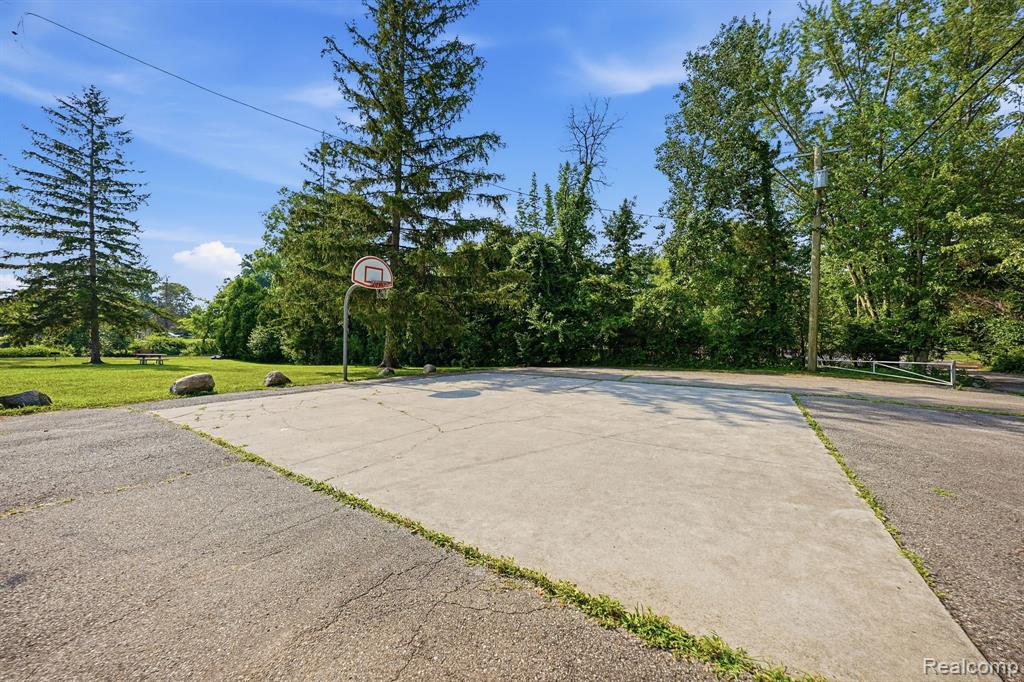 8327 Fox Bay Drive, White Lake, MI — Photo 45