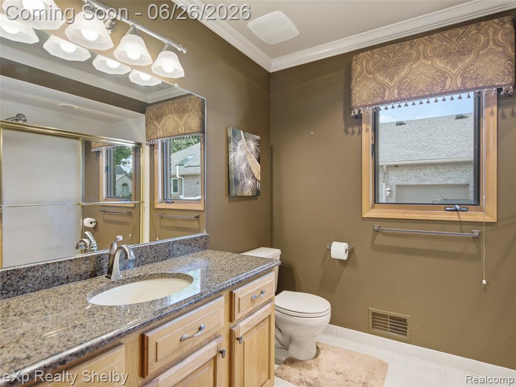 56432 Cromwell Court, Utica, MI 48316 — Photo 32