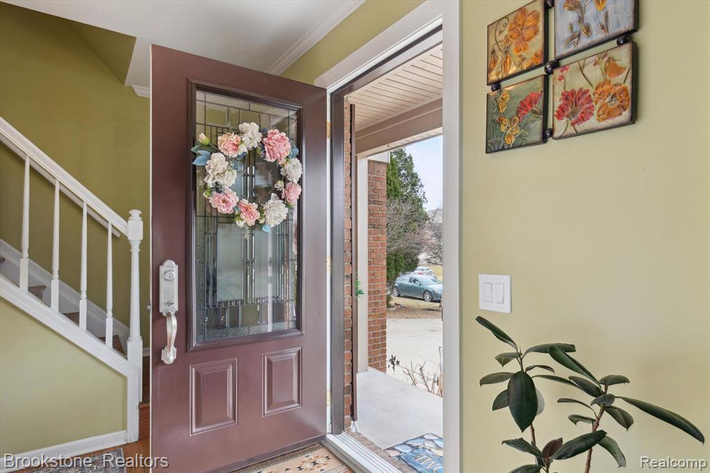 465 THORNRIDGE Drive, Rochester Hills, MI 48307 — Photo 4