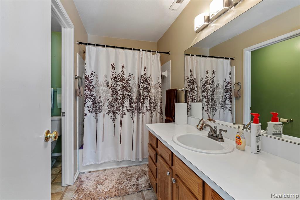 37293 Amhurst Drive, Westland, MI — Photo 18