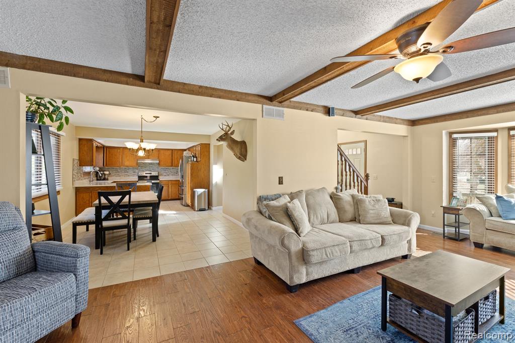 47387 MEADOWBROOK Drive, Macomb, MI 48044 — Photo 8