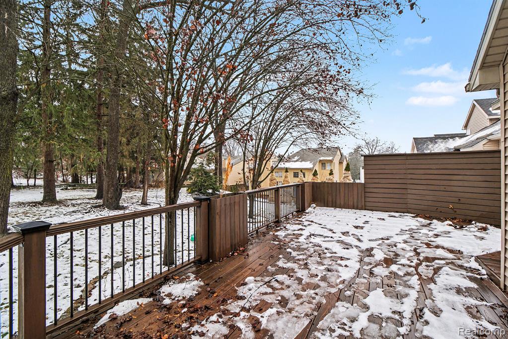 761 Milford Glen Court, Milford, MI 48381 — Photo 21
