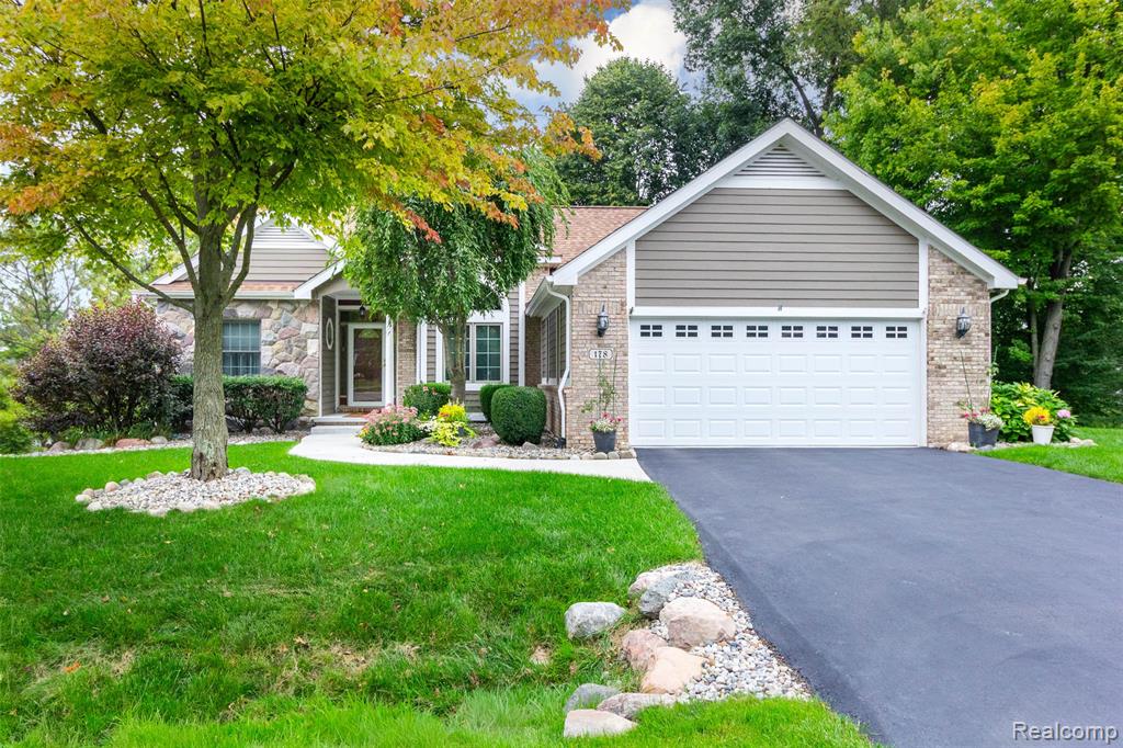 178 Lakeshore, Howell, MI 48843