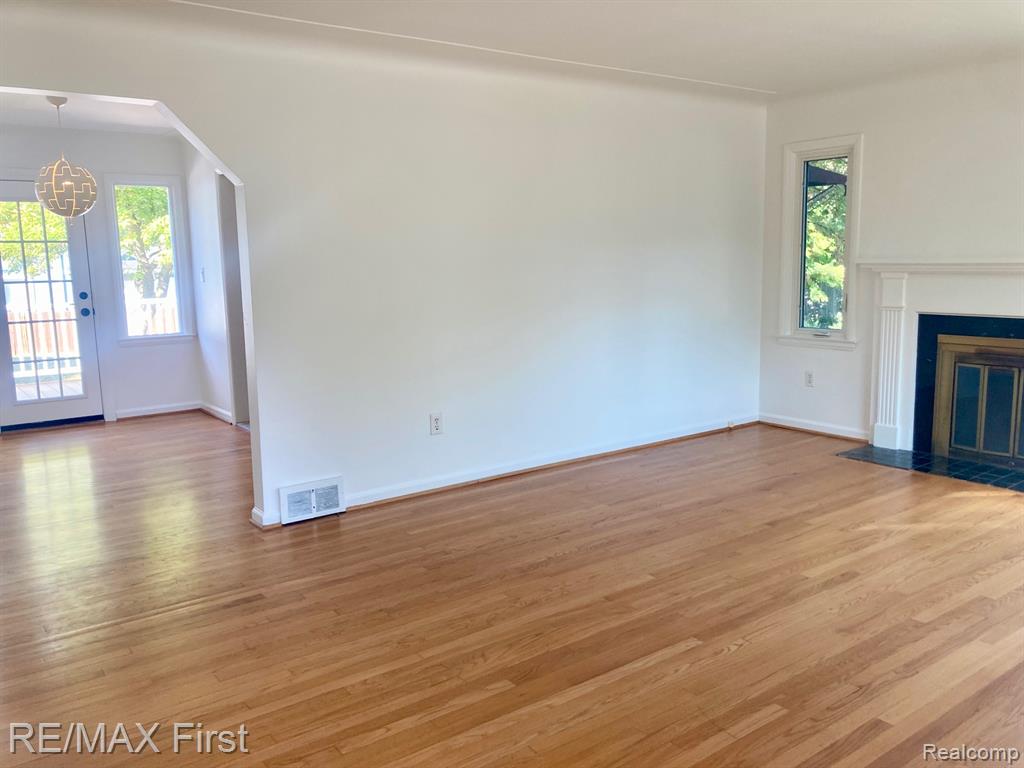421 E Farnum Avenue, Royal Oak, MI 48067 — Photo 3