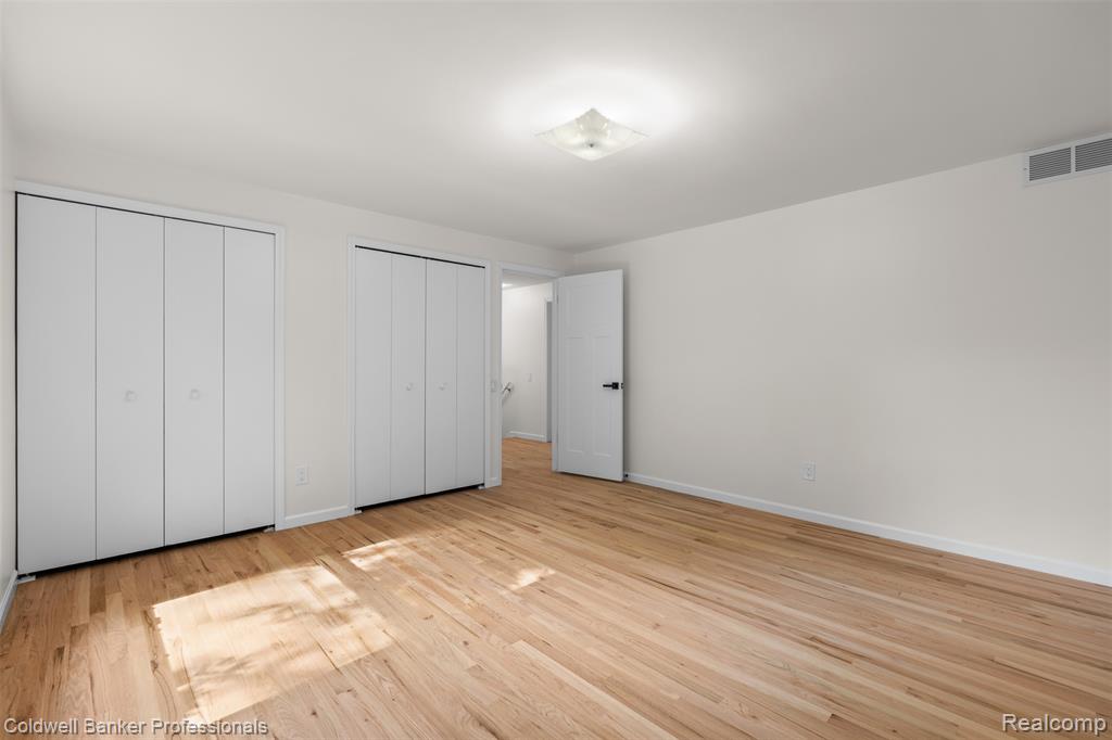 5890 Pinecroft Drive, West Bloomfield, MI — Photo 25