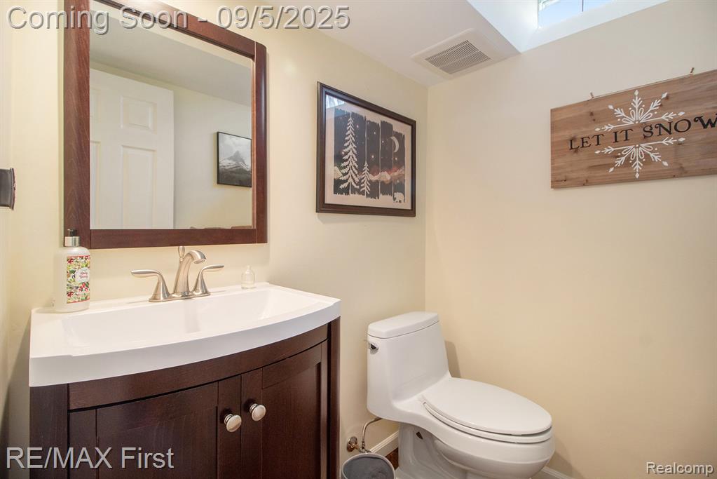 41047 Greenbrook Lane, Plymouth, MI 48170 — Photo 14
