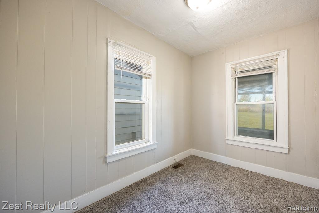 18765 Riverview Street, Riverview, MI 48193 — Photo 16