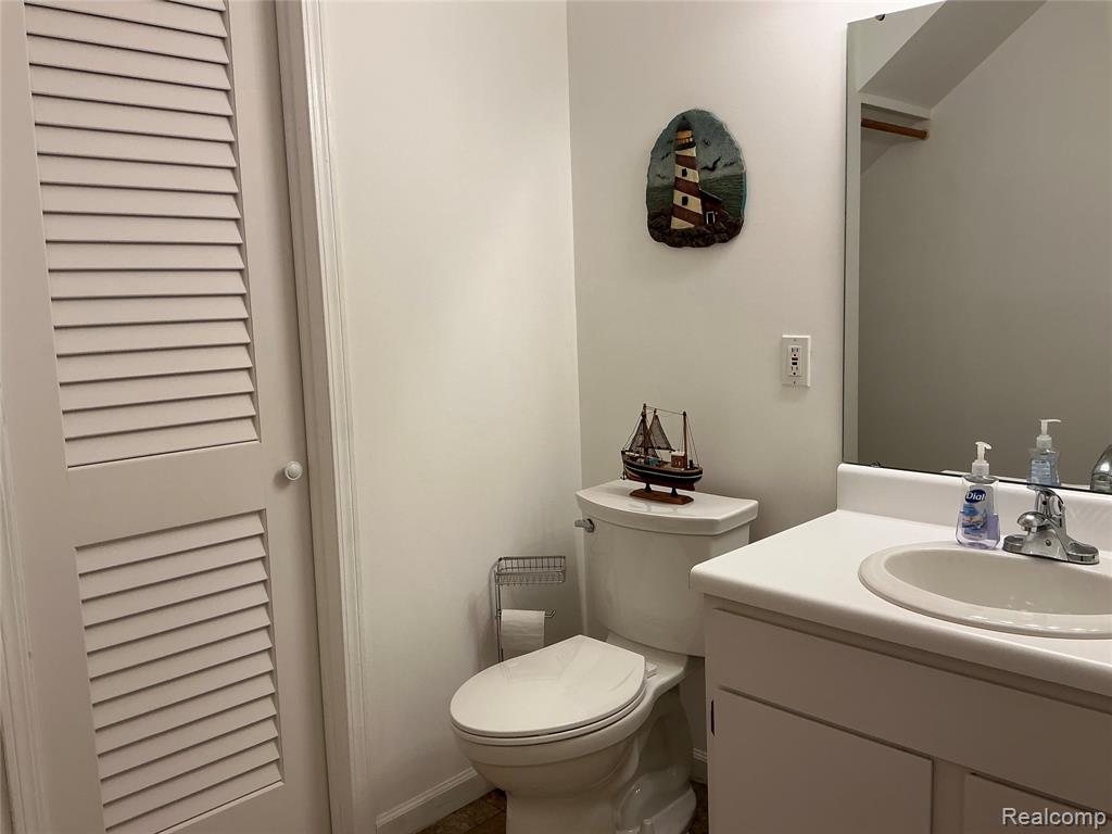 616 Perry Creek Drive, 11, Grand Blanc, MI 48439 — Photo 18