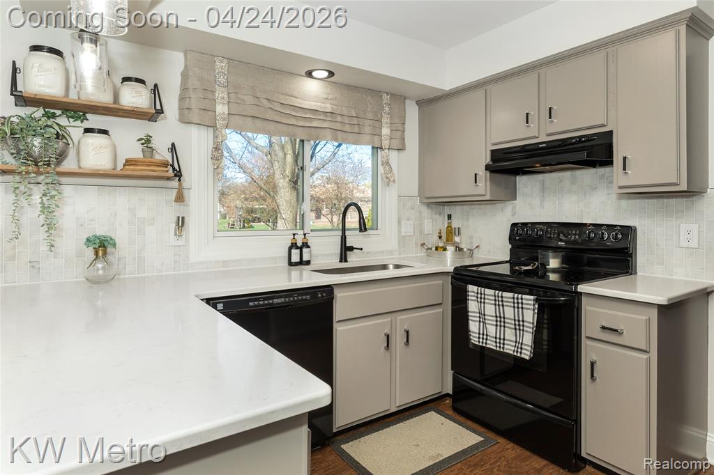 5267 Winchester Drive, Troy, MI 48085 — Photo 12