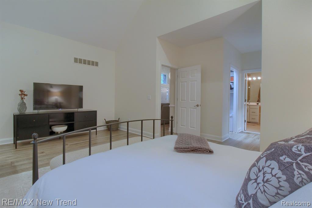 49698 Timber Trail, Novi, MI — Photo 24
