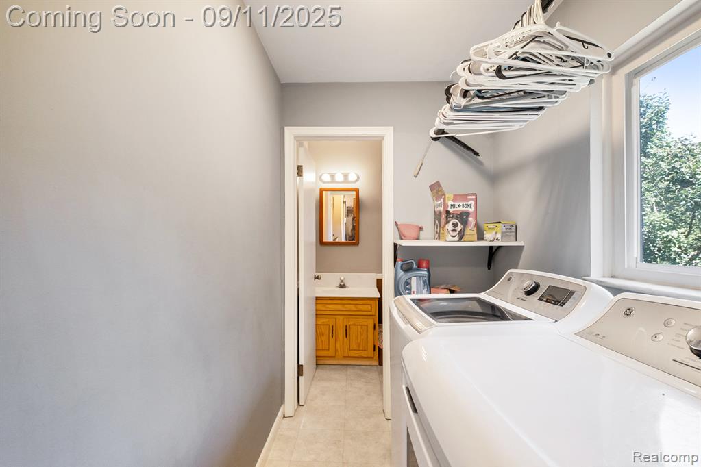 5417 Irish Road, Grand Blanc, MI 48439 — Photo 18