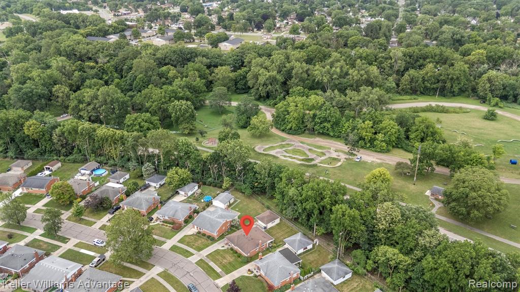 7562 Terri Drive, Westland, MI — Photo 32