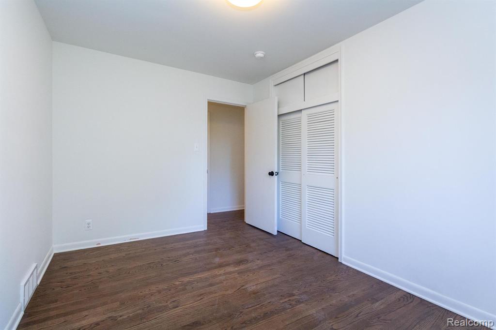 19332 Beverly Road, Beverly Hills, MI 48025 — Photo 24