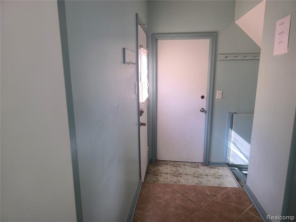 27432 Bristol Drive, Warren, MI 48092 — Photo 16