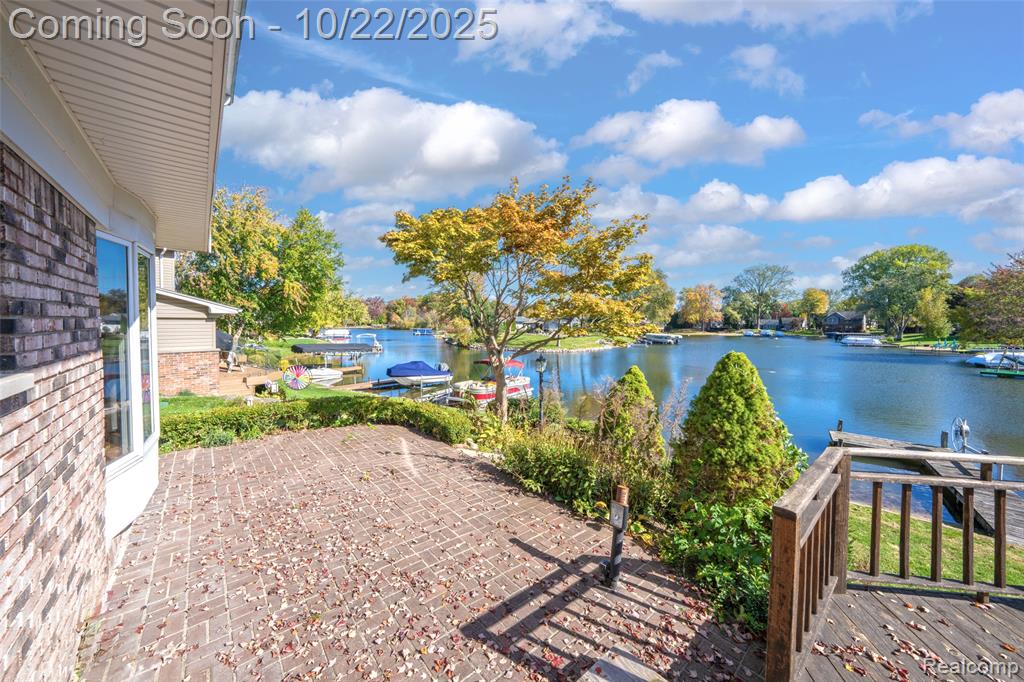 3996 Araby Court, Highland, MI 48356 — Photo 17