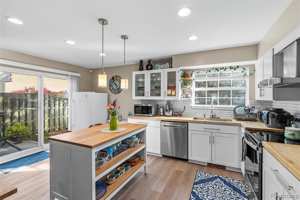 42258 Norwood Court, Wayne, MI 48167 — Photo 13