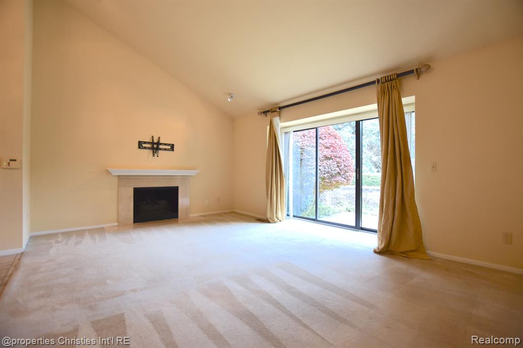 1752 S HILL Boulevard, Bloomfield Hills, MI 48304 — Photo 8