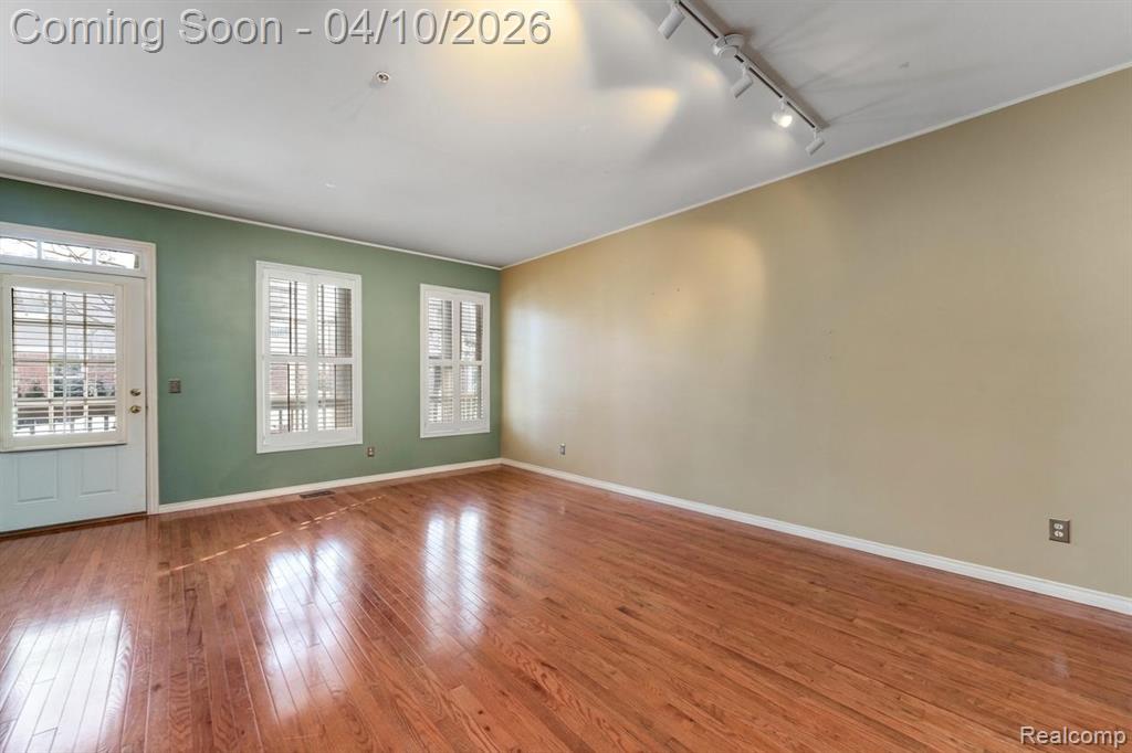 203 Jotham Avenue, Auburn Hills, MI 48326 — Photo 9