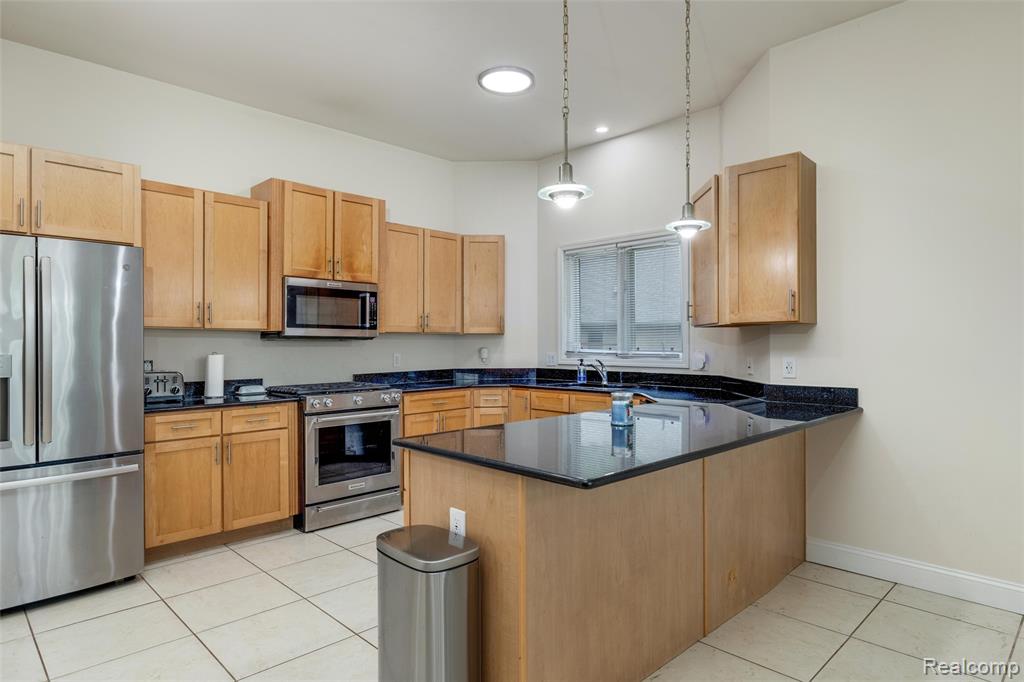 52041 Loon Court, Shelby Twp, MI 48315 — Photo 15