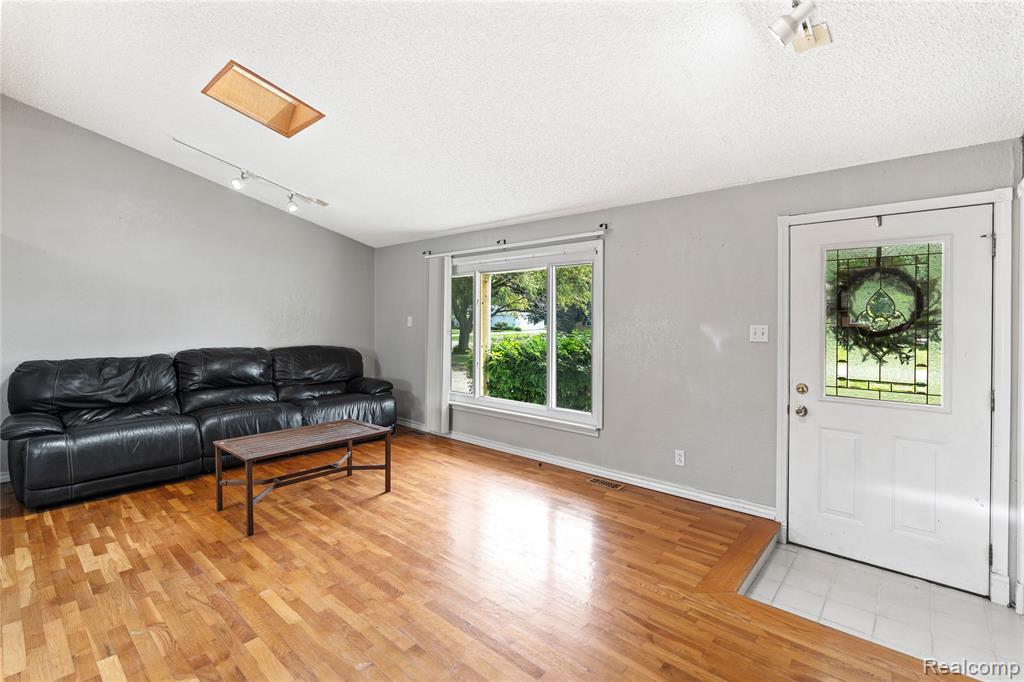 6411 Brookview Drive, Grand Blanc, MI 48439 — Photo 14