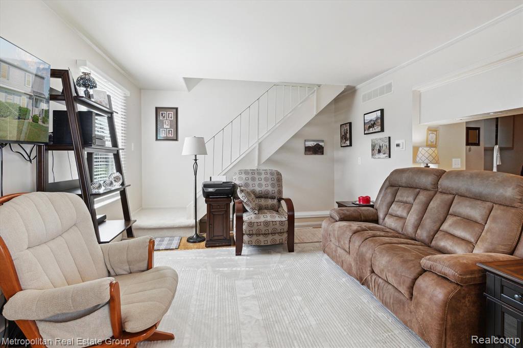 1492 MARINER Drive, Walled Lake, MI 48390 — Photo 4
