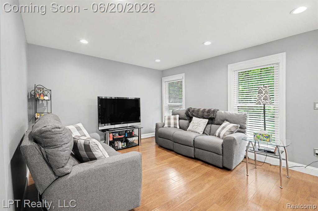 829 Langdon Court, Rochester Hills, MI 48307 — Photo 7