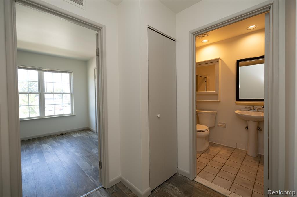 23062 CRANBROOKE Lane, 173, Novi, MI — Photo 17
