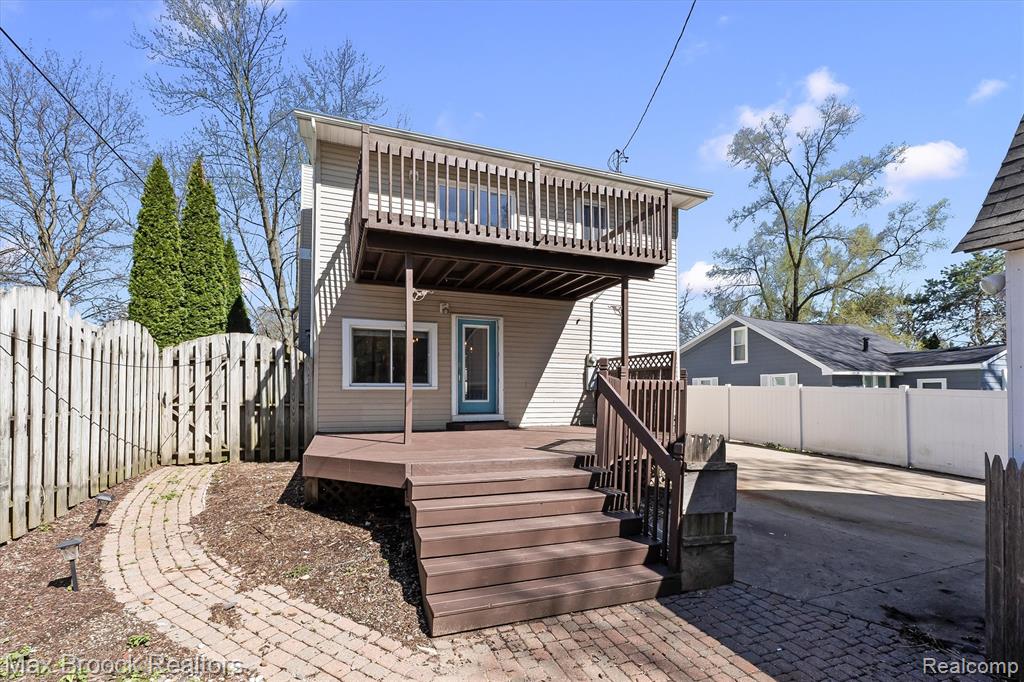 2375 Lakeside Drive, Highland, MI 48356 — Photo 35