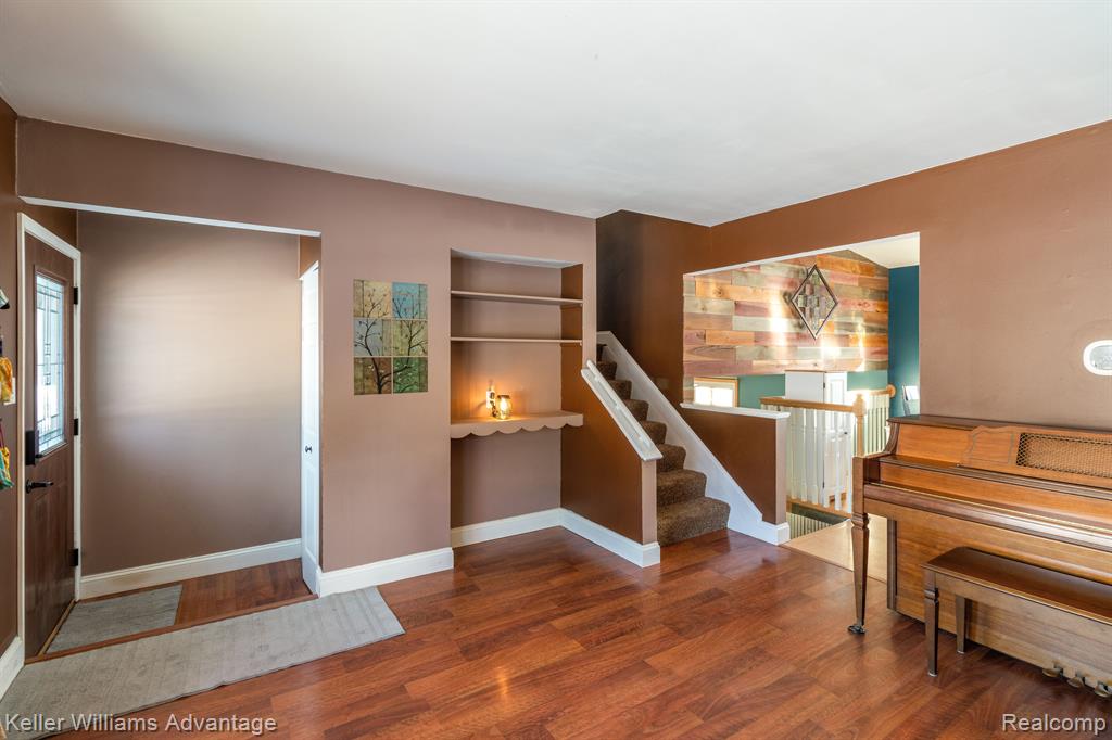 807 WORCHESTER Drive, Fenton, MI 48430 — Photo 4